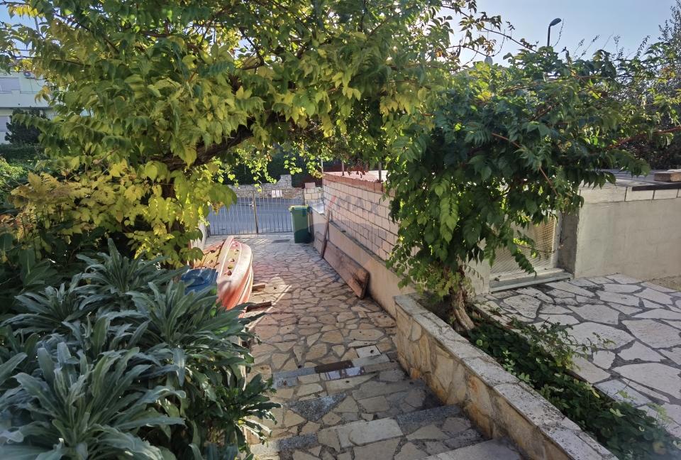 Istria, Pola, Veruda Porat – Casa indipendente a 220 m dal mare con ampio giardino