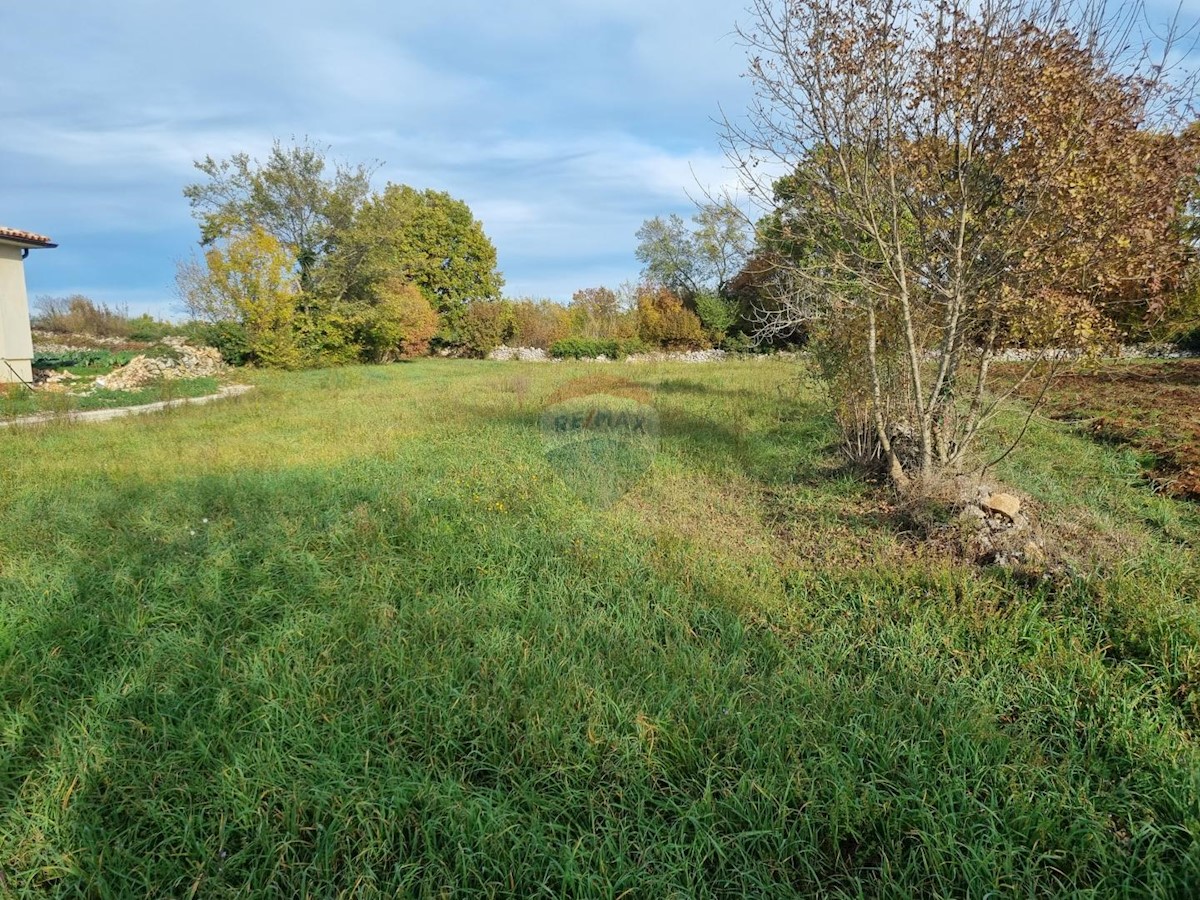 Terreno edificabile Juršići, Svetvinčenat, 820m2