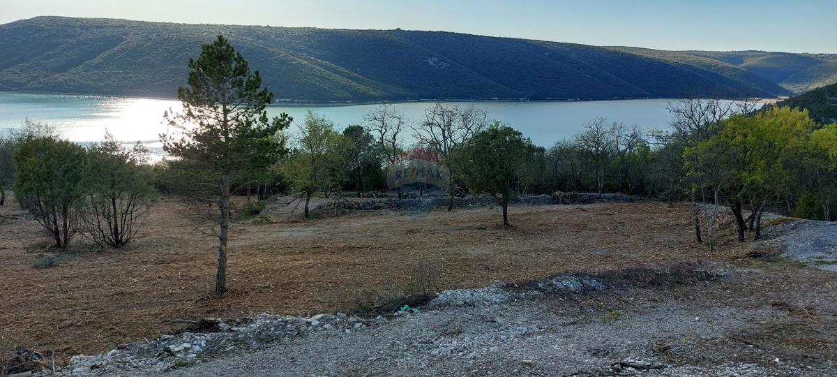 Terreno edificabile Trget, Raša, 8.683m2
