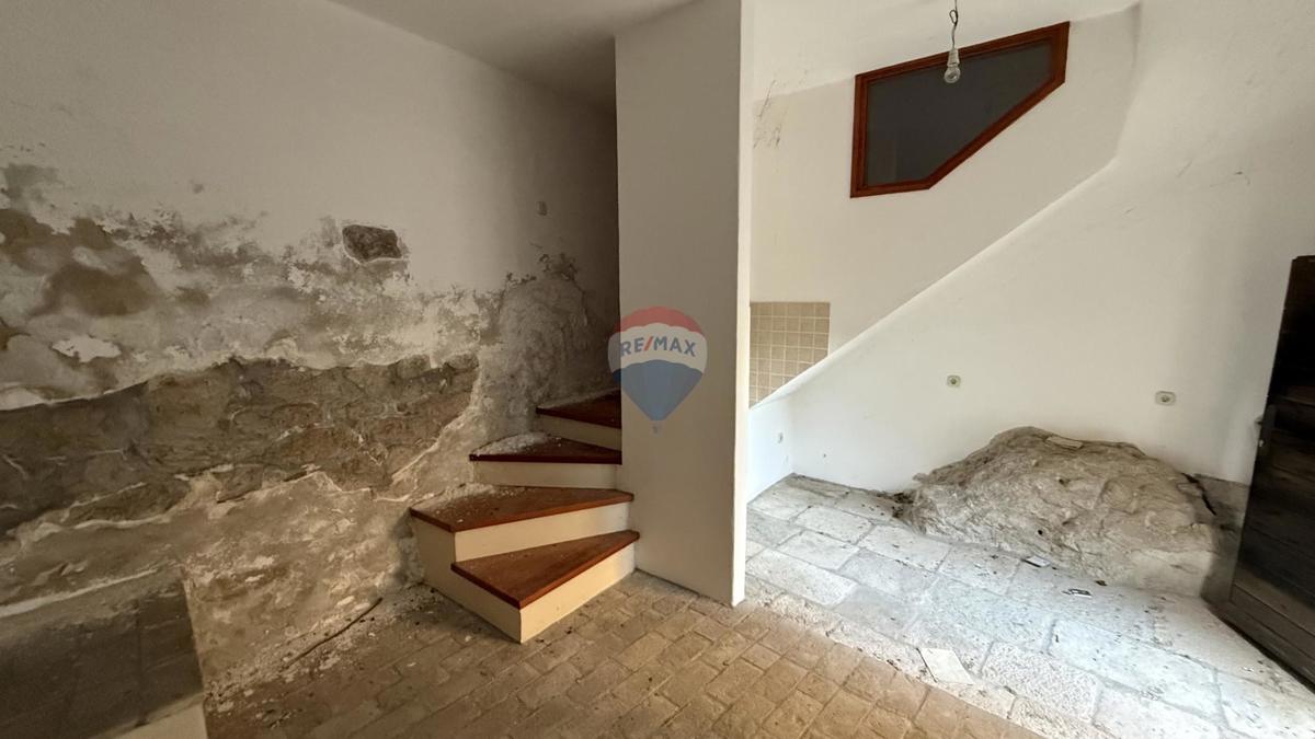 ISTRIA, PIĆAN - Old house 70 m2