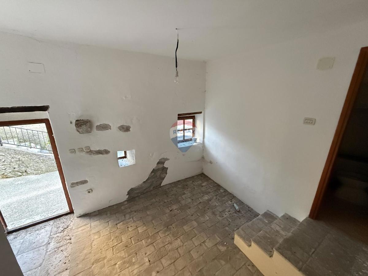 ISTRIA, PIĆAN - Old house 70 m2