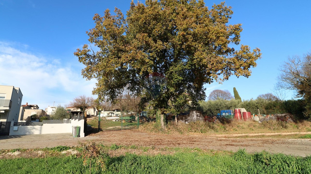 Terreno edificabile Poreč, 914m2