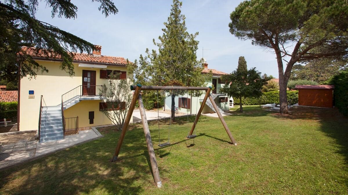 Istria, dintorni di Novigrad, casa a 130 metri dal mare