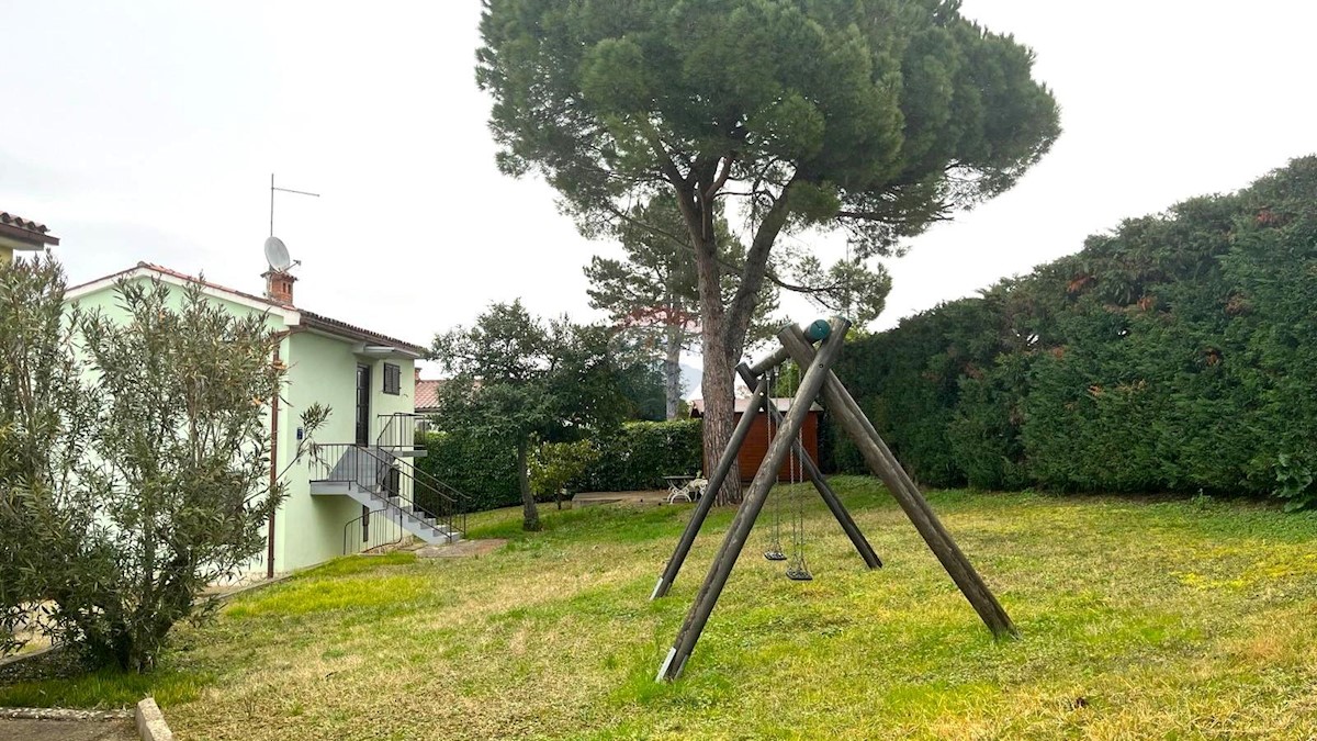 Istria, dintorni di Novigrad, casa a 130 metri dal mare