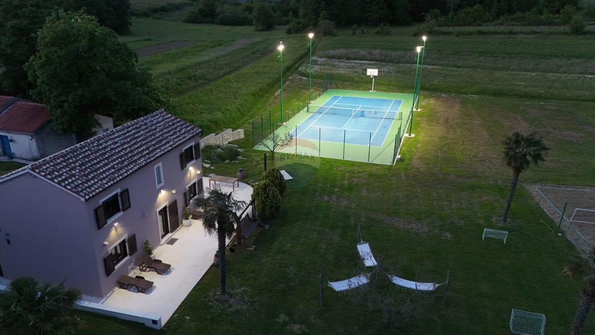 ISTRIA, PIĆAN - 3 holiday homes for 22 people 4500 m2 garden!