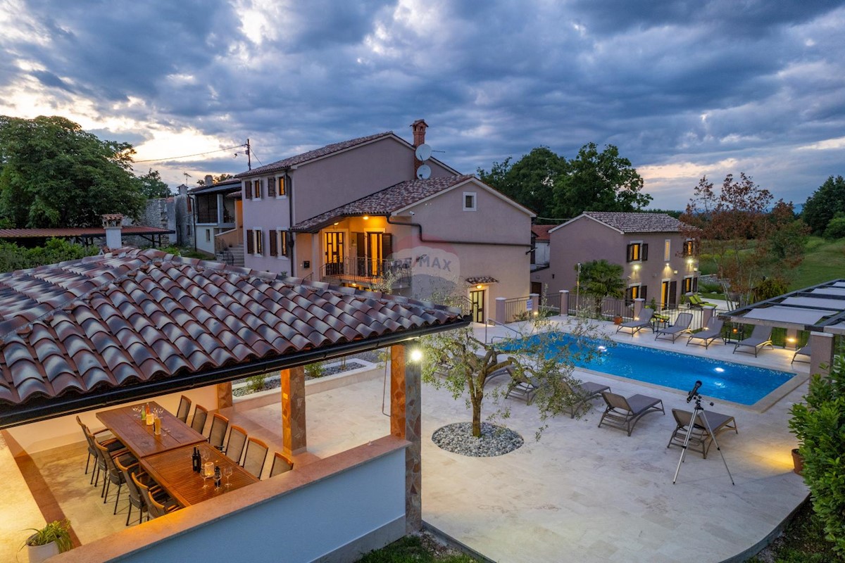 ISTRIA, PIĆAN - 3 holiday homes for 22 people 4500 m2 garden!