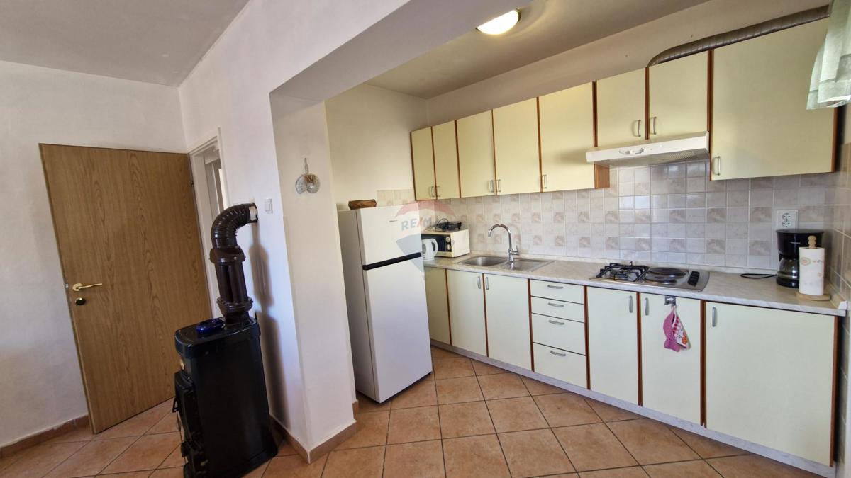 Istria, Krnički Porat – appartamento con due camere da letto e vista mare, vicino alla spiaggia