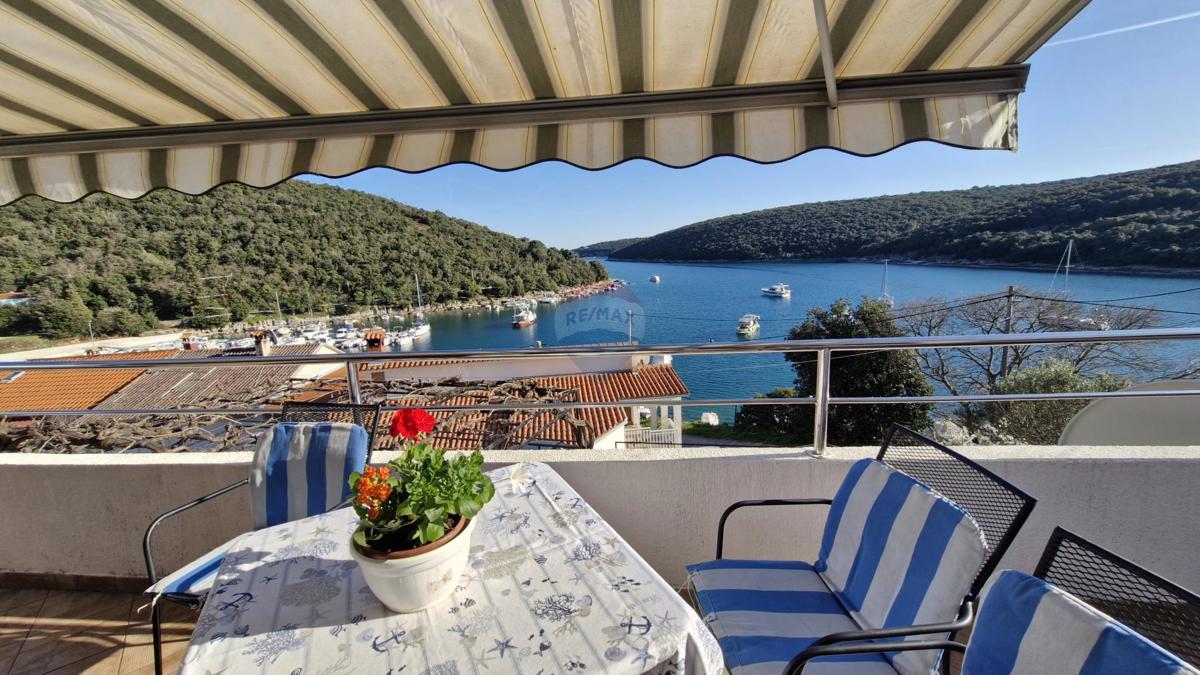 Istria, Krnički Porat – appartamento con due camere da letto e vista mare, vicino alla spiaggia