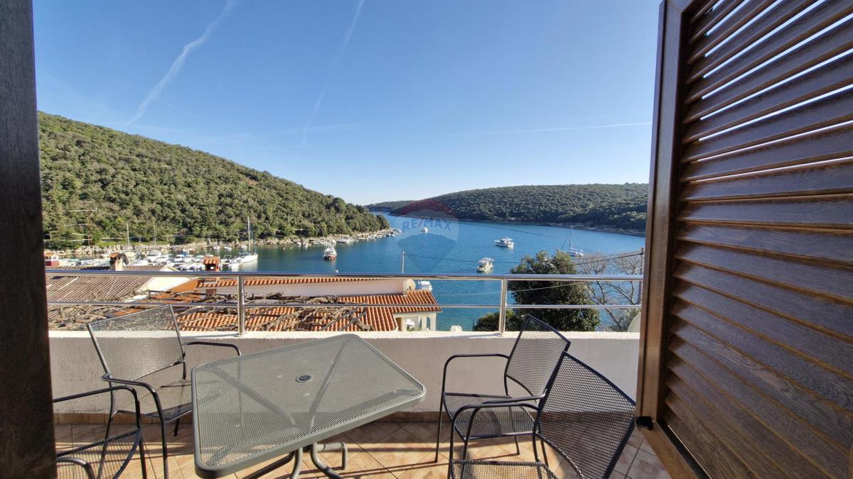 Istria, Krnički Porat – appartamento con due camere da letto e vista mare, vicino alla spiaggia
