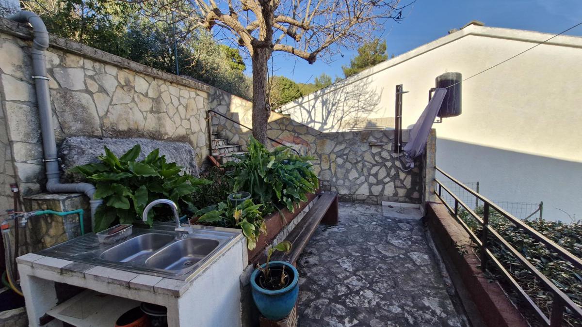 Istria, Krnički Porat – appartamento con due camere da letto e vista mare, vicino alla spiaggia