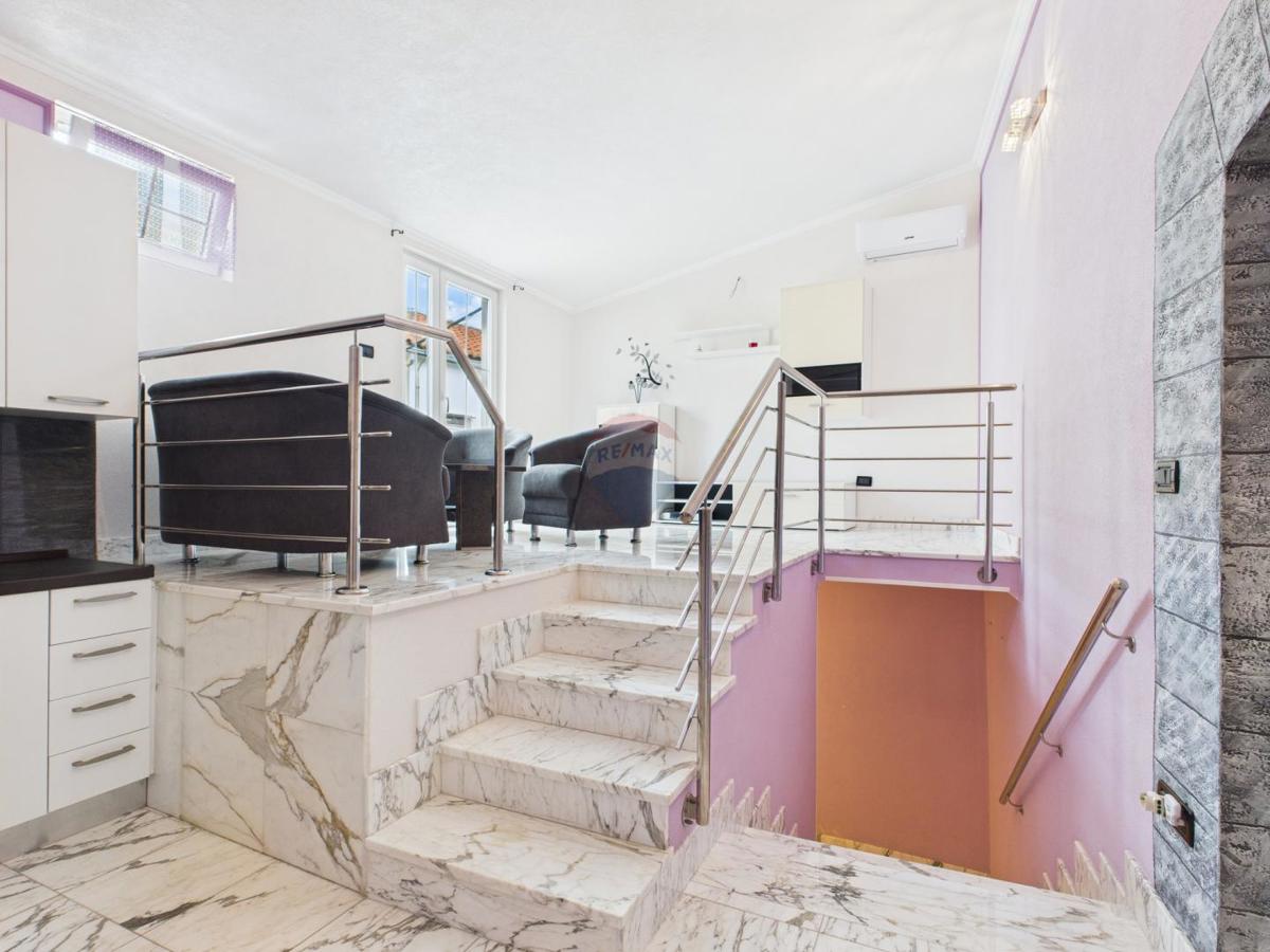 Crikvenica, Selce – casa con due appartamenti nel centro
