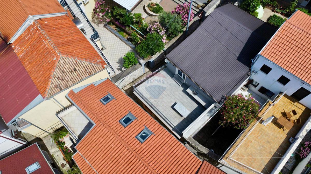 Crikvenica, Selce – casa con due appartamenti nel centro