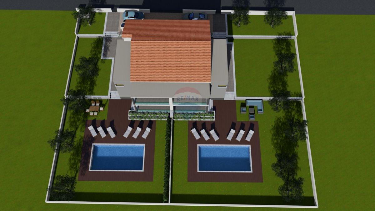 Casa con Ampio Giardino e Permesso di Costruzione, a Solo 1,5 km dal Mare