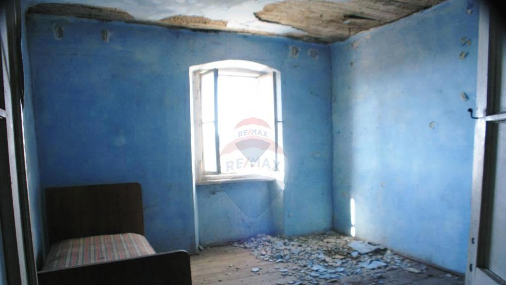 Istria, Oprtalj – Casa in pietra da ristrutturare
