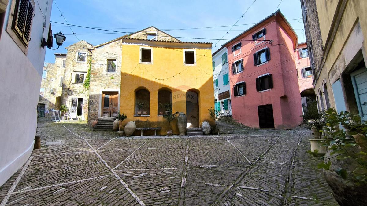 Istria, Oprtalj – Casa in pietra da ristrutturare