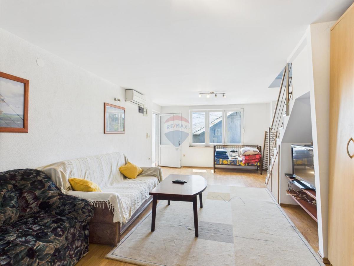 Crikvenica, Bribir – casa a schiera con garage