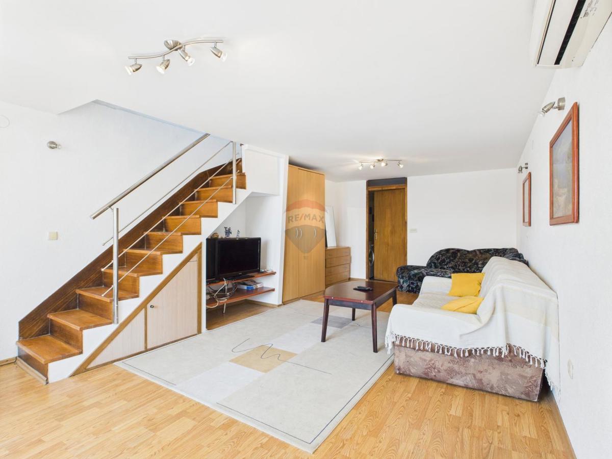 Crikvenica, Bribir – casa a schiera con garage