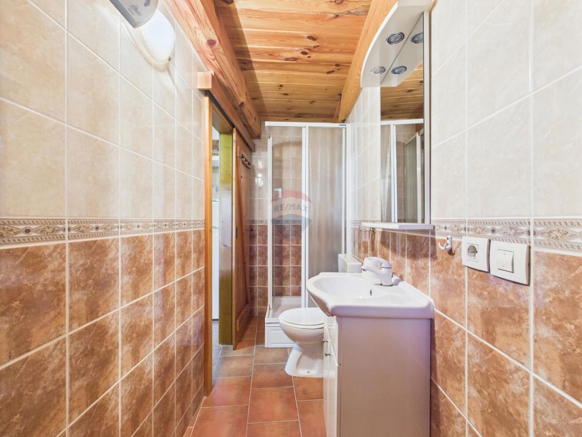 Crikvenica, Drivenik – casa con appartamenti per investimento