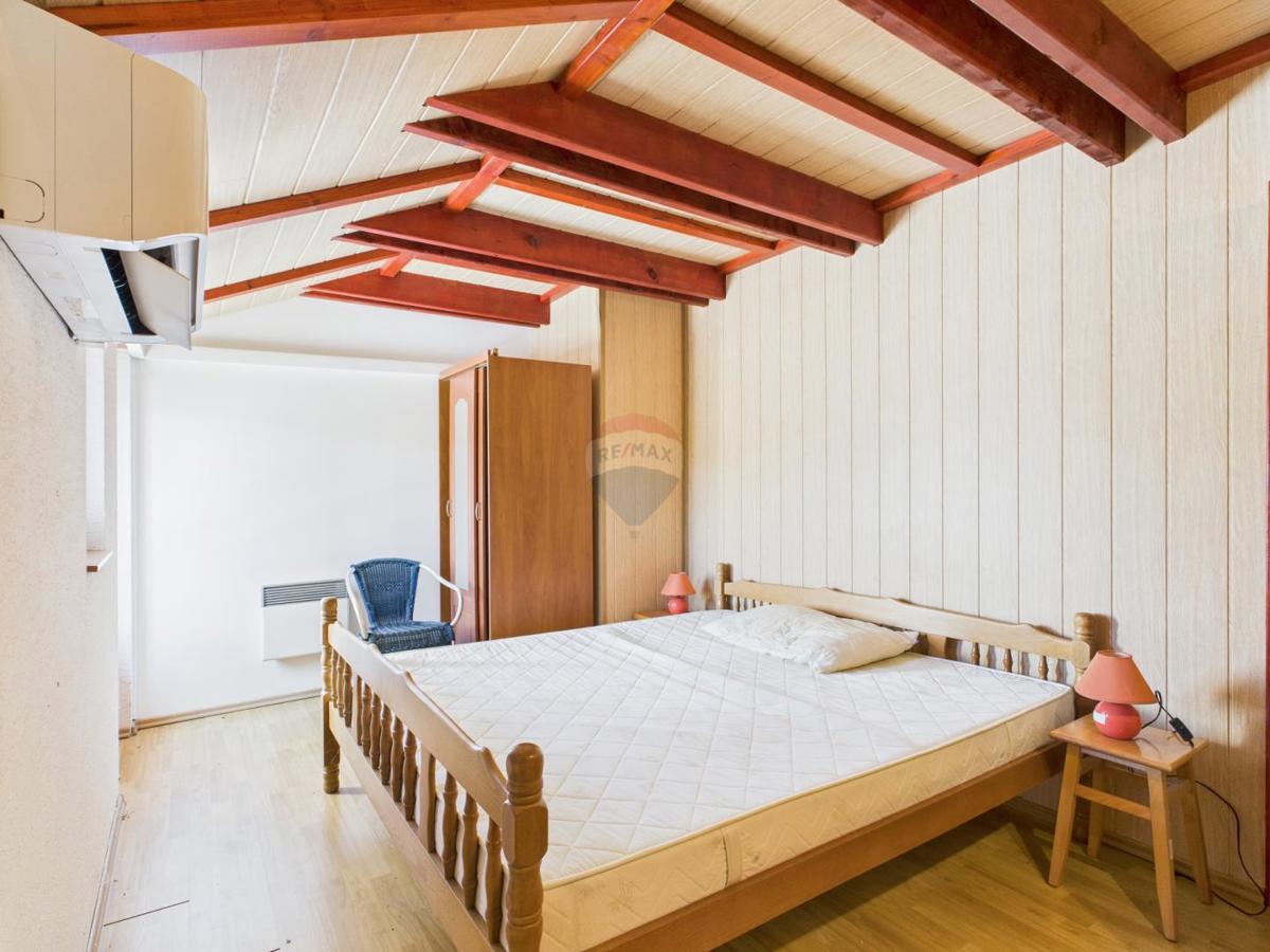 Crikvenica, Drivenik – casa con appartamenti per investimento