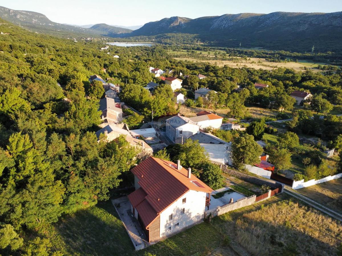 Crikvenica, Drivenik – casa con appartamenti per investimento