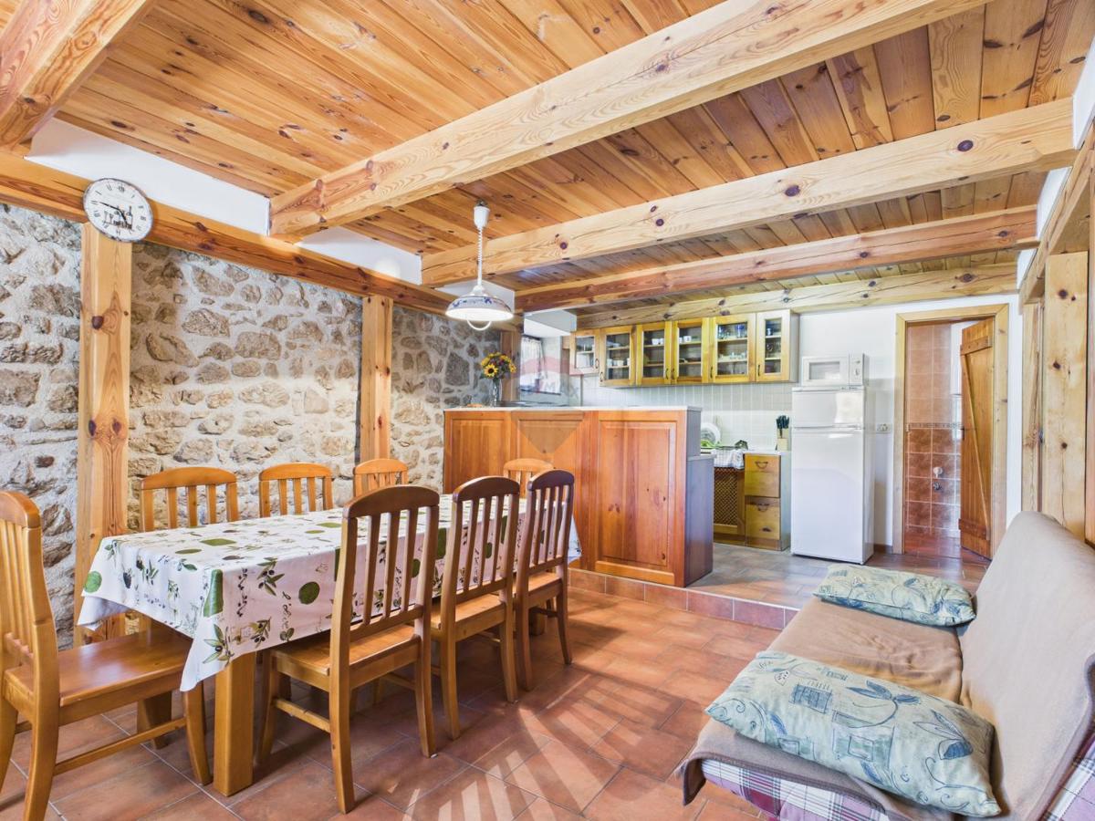 Crikvenica, Drivenik – casa con appartamenti per investimento