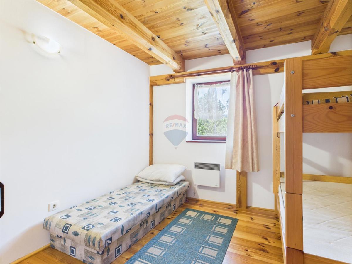 Crikvenica, Drivenik – casa con appartamenti per investimento