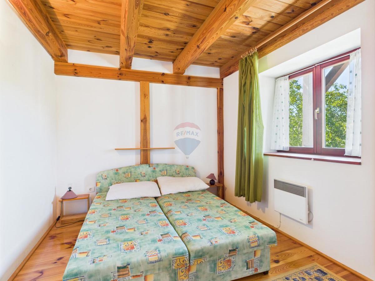 Crikvenica, Drivenik – casa con appartamenti per investimento