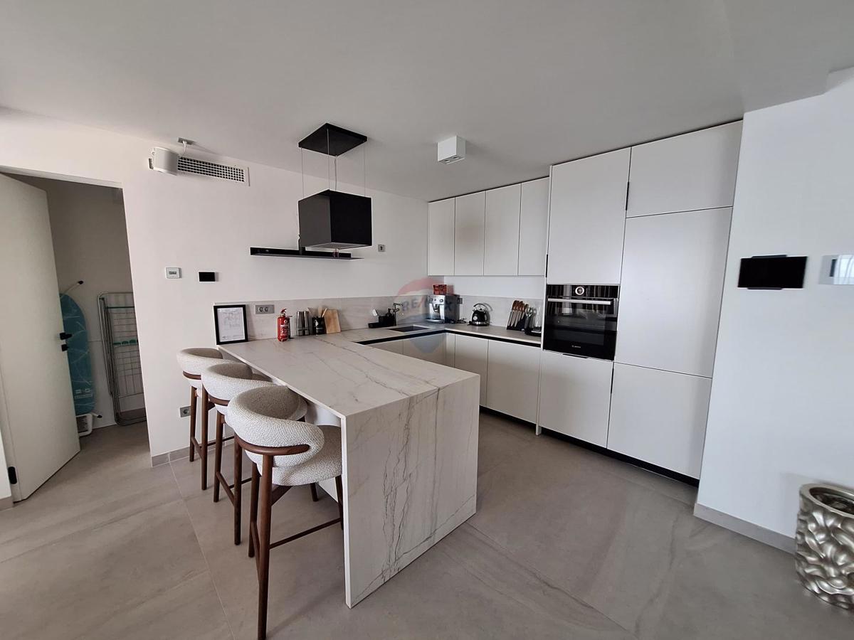 Appartamento Dobreć, Opatija - Okolica, 80m2