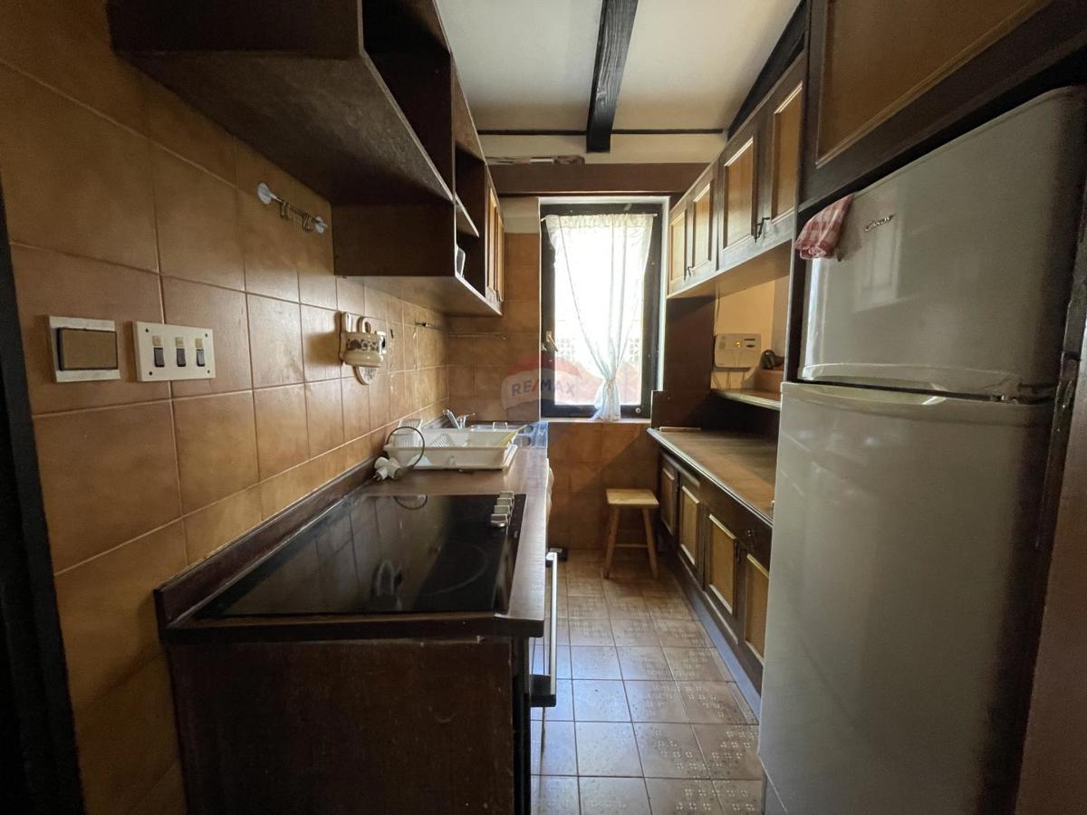 Novi Vinodolski, Bribir – casa con 2 appartamenti e terreno