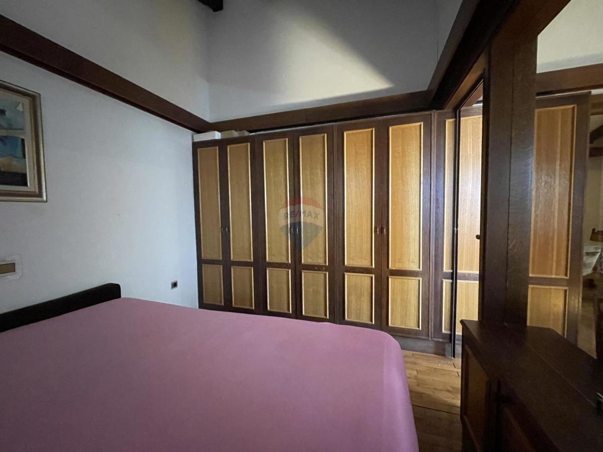 Novi Vinodolski, Bribir – casa con 2 appartamenti e terreno