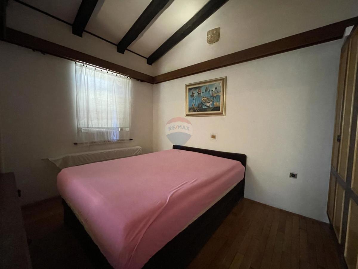 Novi Vinodolski, Bribir – casa con 2 appartamenti e terreno