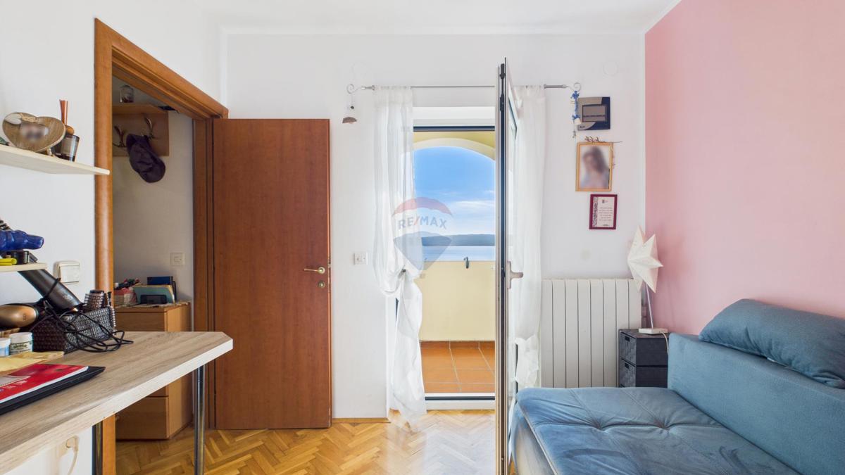 Crikvenica, Selce – raro trilocale con parcheggio