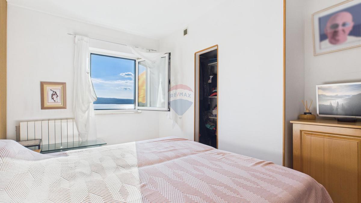 Crikvenica, Selce – raro trilocale con parcheggio