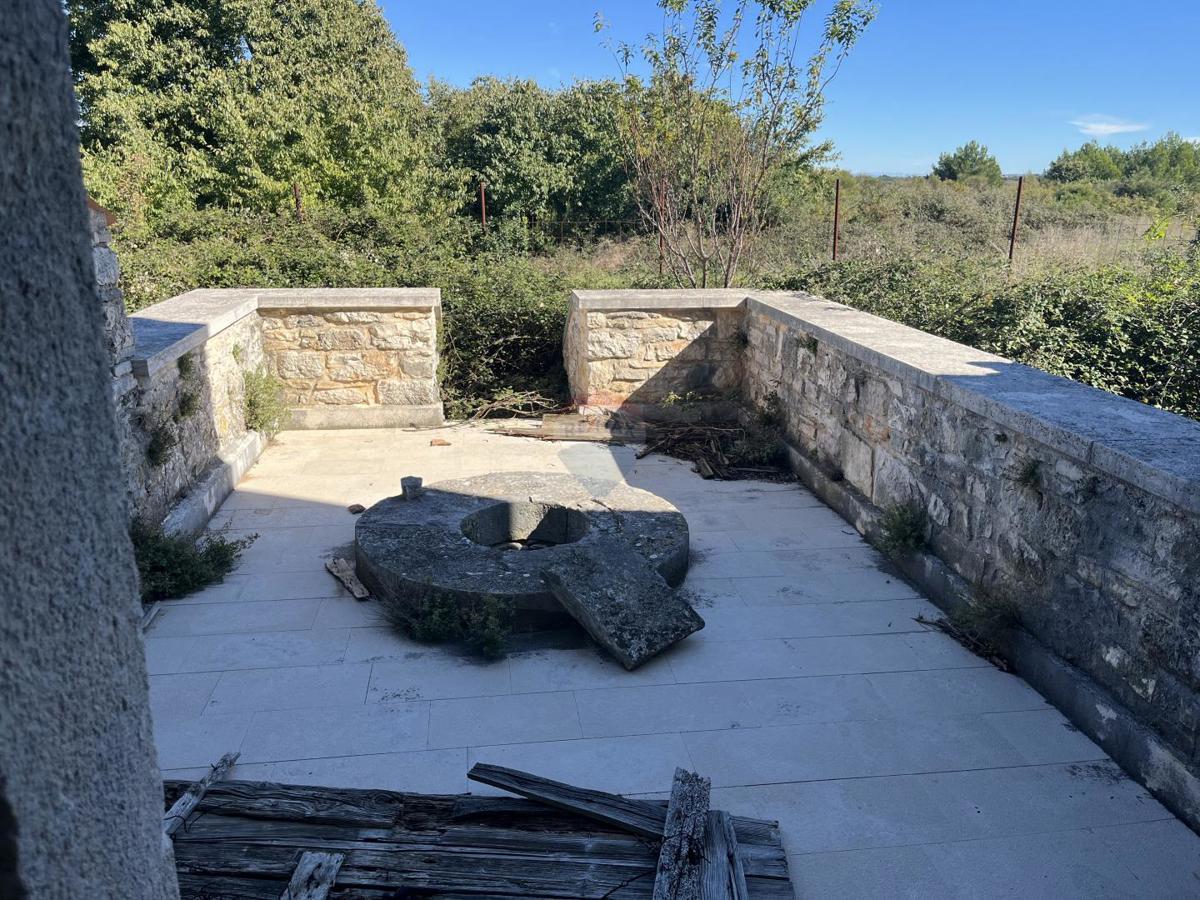 Casa okolica Pule, Pula, 750m2