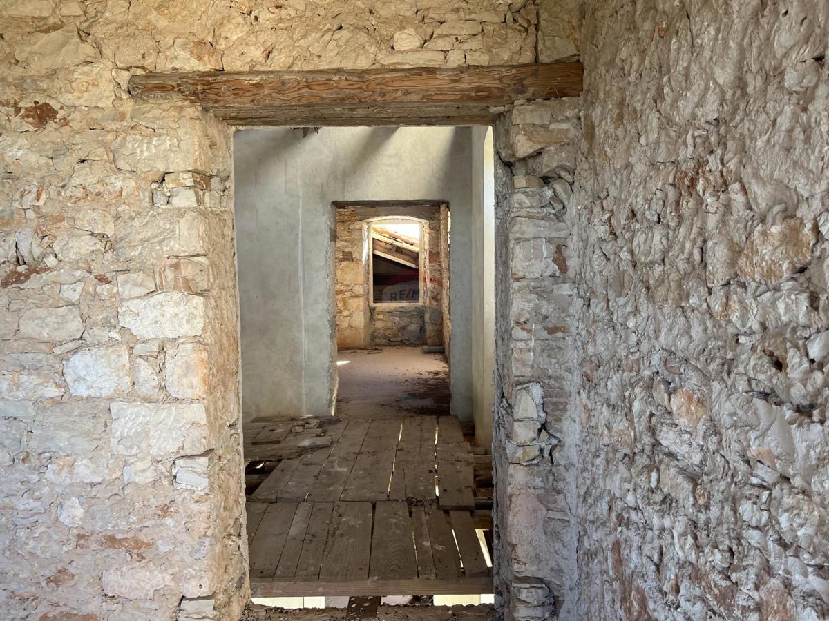 Casa okolica Pule, Pula, 750m2