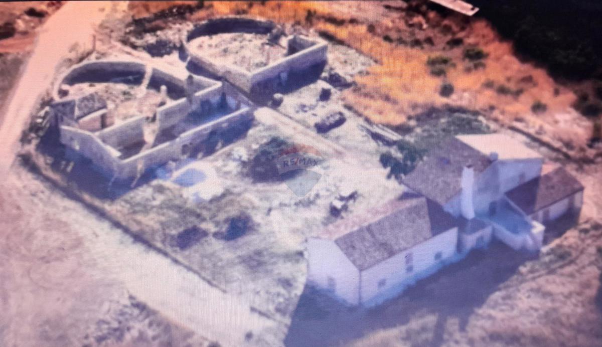 Casa okolica Pule, Pula, 750m2