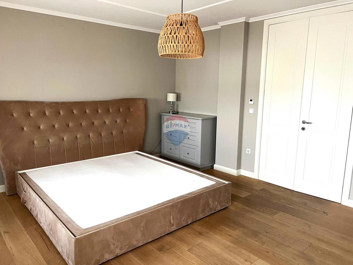 Appartamento Centar, Velika Gorica, 180m2