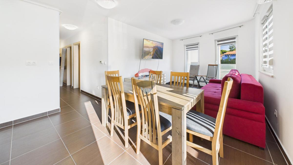 POLA, VIDIKOVAC – Appartamento vicino alla spiaggia, ascensore