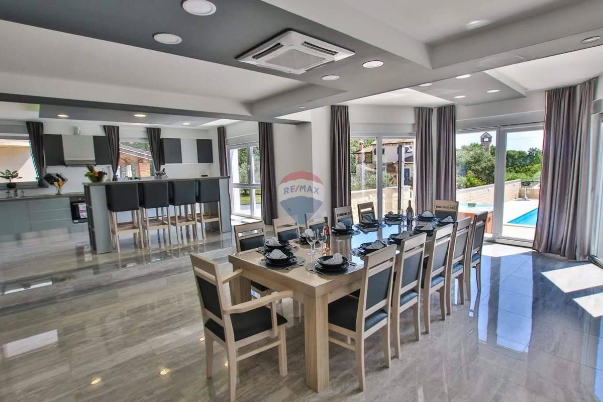 Casa Kaštelir, Kaštelir-Labinci, 429m2