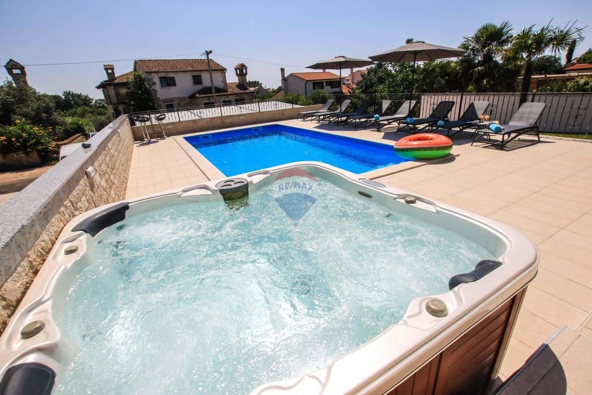 Casa Kaštelir, Kaštelir-Labinci, 429m2