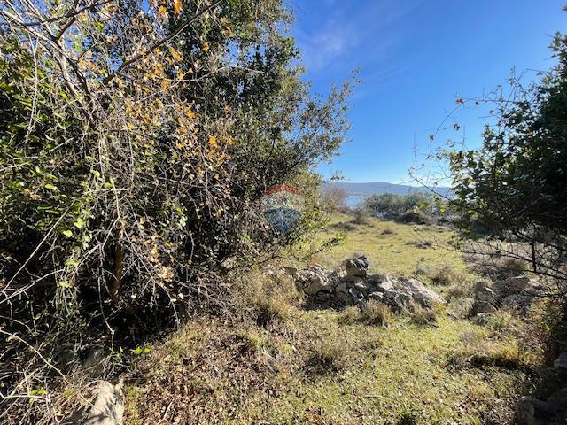 Terreno non edificabile Kornić, Krk, 1.541m2