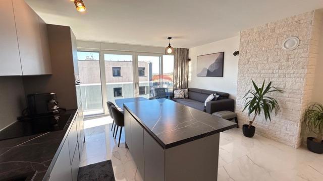 Appartamento a Novigrad con terrazza sul tetto e vista mare