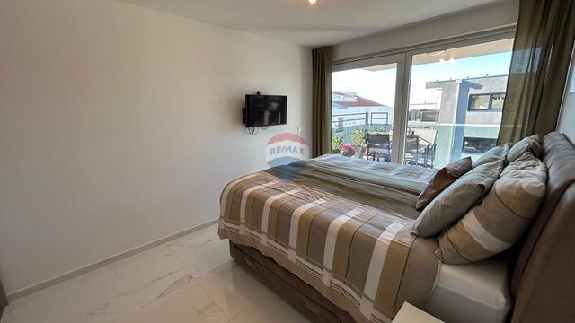 Appartamento a Novigrad con terrazza sul tetto e vista mare