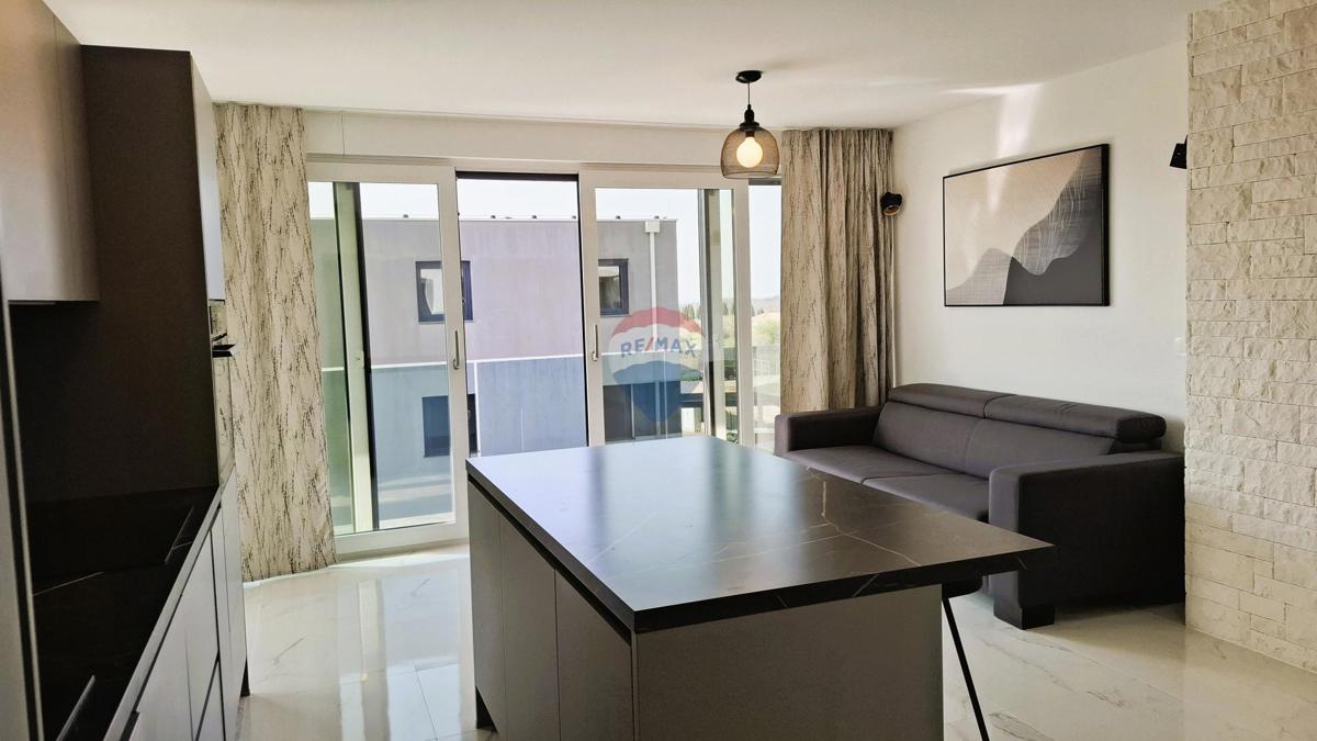 Appartamento a Novigrad con terrazza sul tetto e vista mare