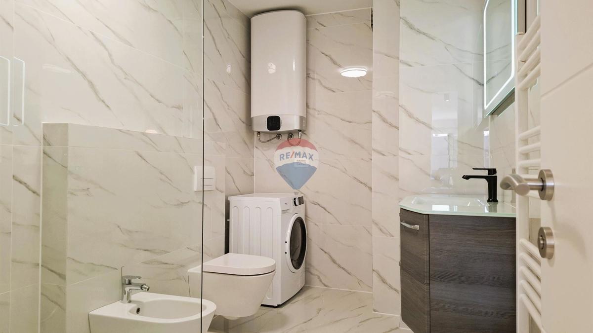 Appartamento a Novigrad con terrazza sul tetto e vista mare