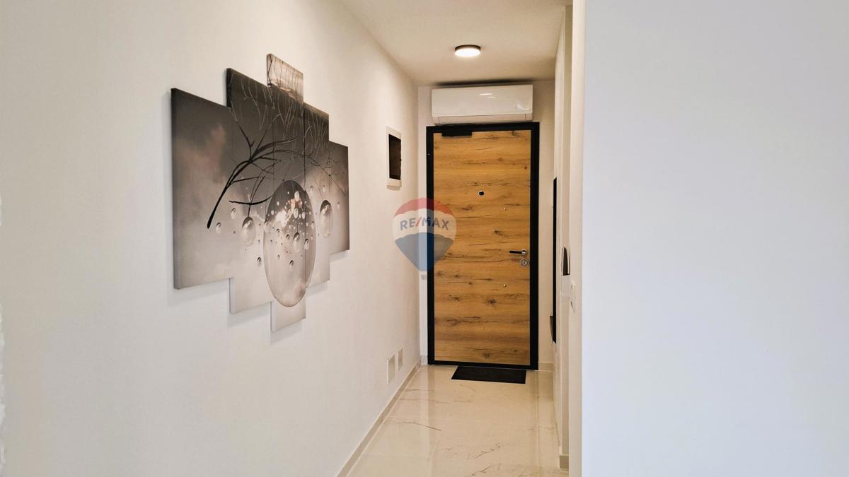 Appartamento a Novigrad con terrazza sul tetto e vista mare