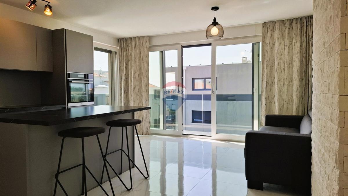 Appartamento a Novigrad con terrazza sul tetto e vista mare