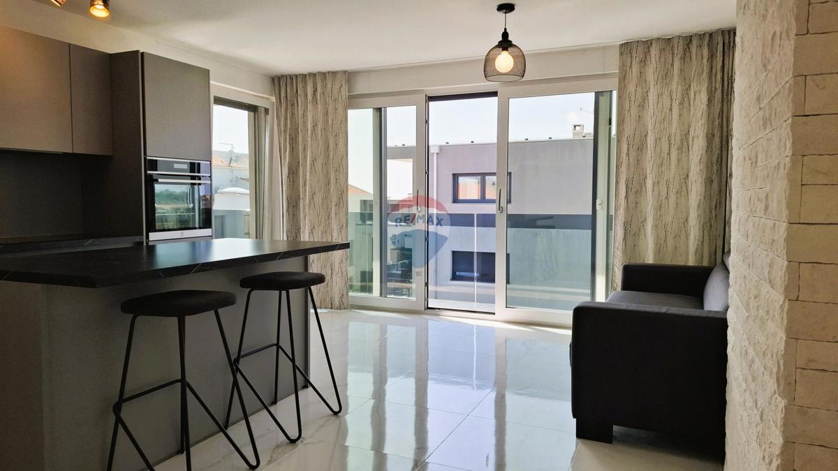 Appartamento a Novigrad con terrazza sul tetto e vista mare