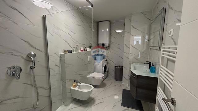 Appartamento a Novigrad con terrazza sul tetto e vista mare