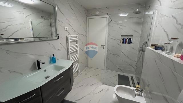 Appartamento a Novigrad con terrazza sul tetto e vista mare